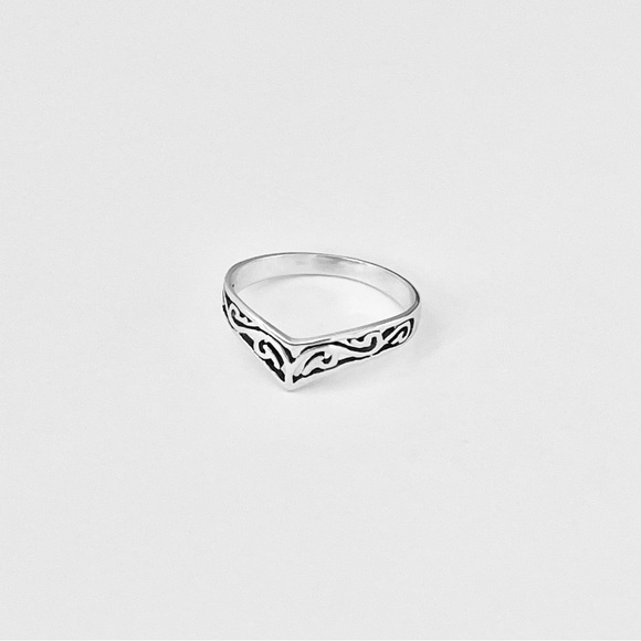 Sterling Silver Chevron Filigree Ring, V Shape Ring, Silver Rings, Swirls, Band - Picture 10 of 14